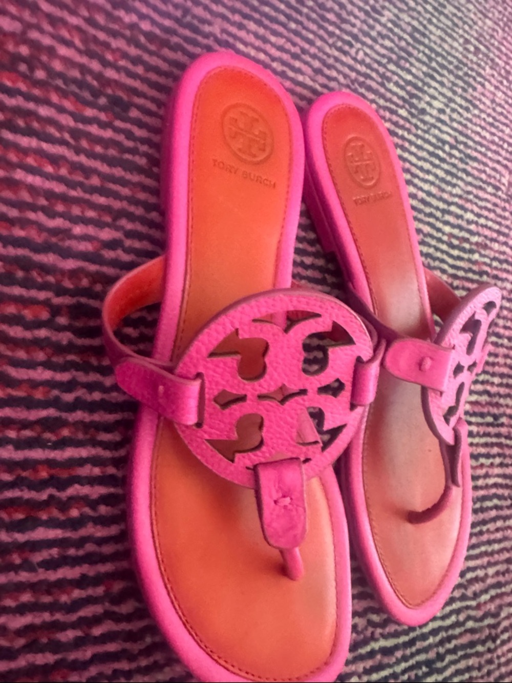 Tory Burch Pink Leather Logo Thong Sandals with Orange Footbed - Picture 5 of 7